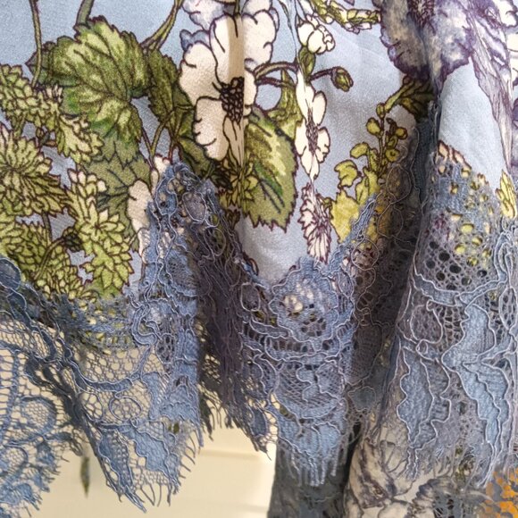 Gold Hawk Lavender Floral Silk Slip Dress with Bottom Lace and Matching Tie Belt - Picture 4 of 6